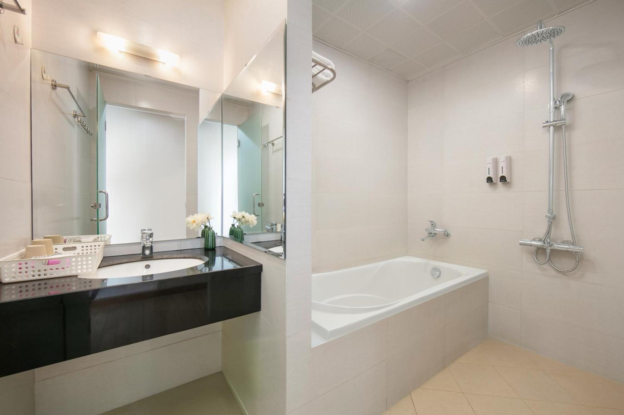 Hb Serviced Apartment - 121B Quan Hoa Hanoi Exterior photo